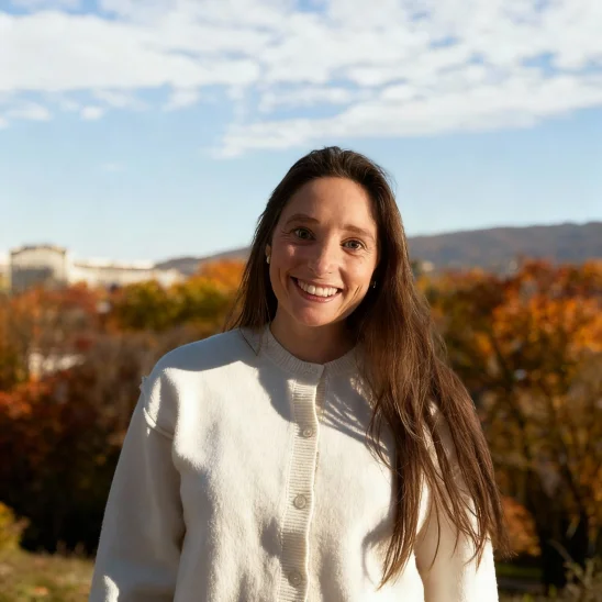 Head shot of Kate Yates